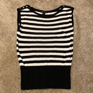 Black house White market striped top